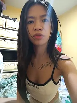 Luna Moonfang online show from March 10, 2026, 12:32 pm