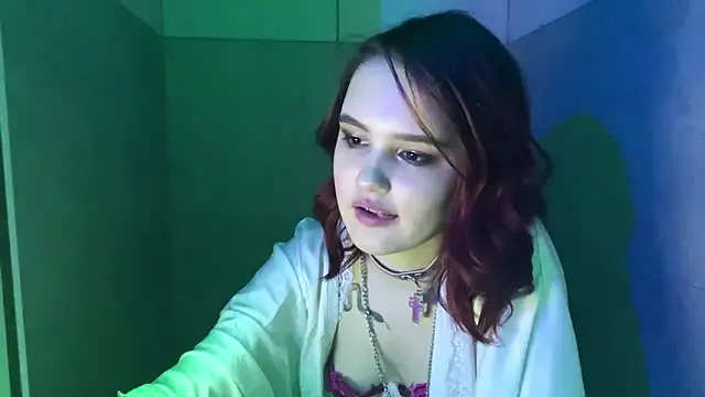 Snapshot of AmaliaJess chatting on March 18, 2026, 5:05 pm AmaliaJess online show from March 18, 2026, 5:05 pm