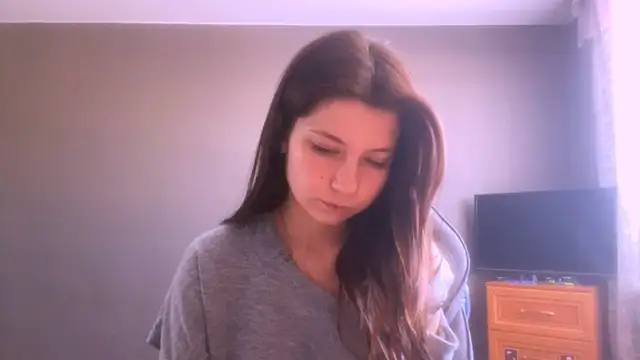 LunnaBliss online show from March 22, 2026, 9:45 am