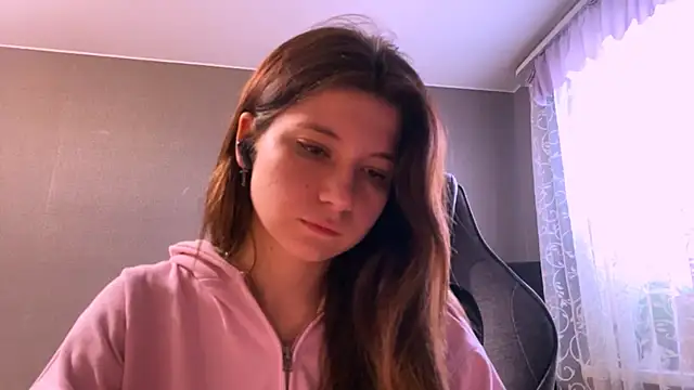 LunnaBliss online show from April 26, 2026, 12:36 pm