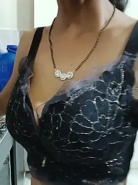 slim figure08 online show from July 10, 2026, 1:54 am