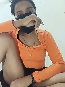 Snapshot of meenu_cuties chatting on June 24, 2026, 3:33 pm meenu cuties online show from June 24, 2026, 3:33 pm