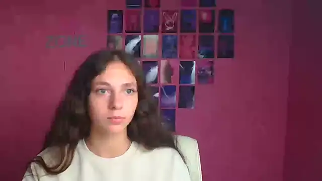 KissMeJulia online show from August 6, 2026, 5:53 am