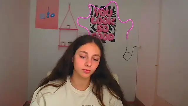 KissMeJulia online show from August 8, 2026, 5:42 am