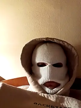 crasstail1 online show from February 18, 2026, 5:20 pm