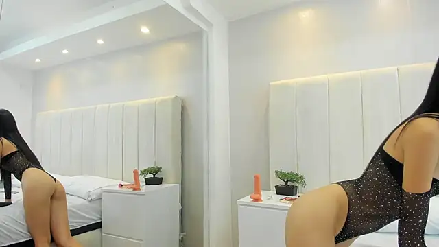 violetta cutest  online show from March 12, 2026, 12:00 pm