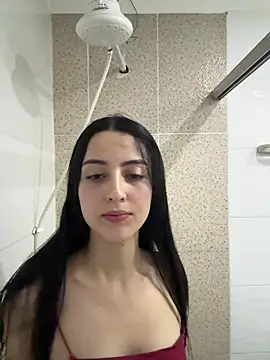 violetta cutest  online show from March 29, 2026, 7:47 pm