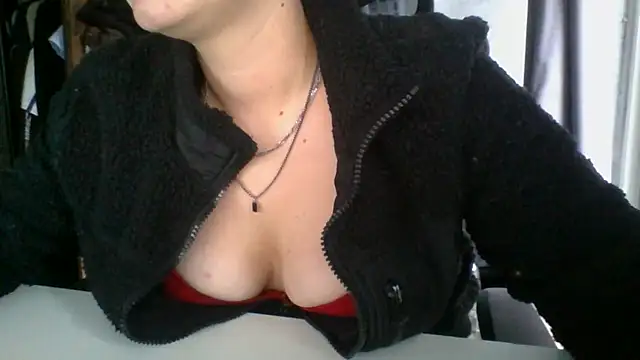 Snapshot of Geileboef28 chatting on July 6, 2026, 8:55 am Geileboef28 online show from July 6, 2026, 8:55 am