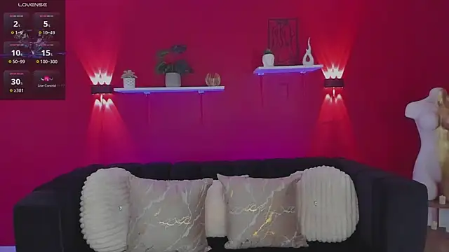 Luna velmont online show from April 4, 2026, 9:01 pm