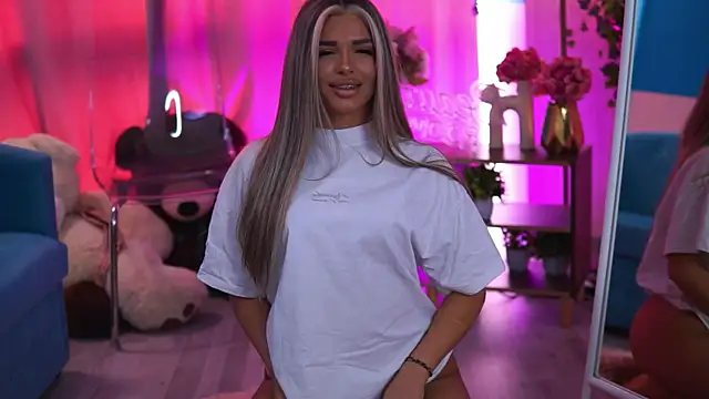 Snapshot of CrisstyBlair chatting on April 10, 2026, 10:31 am CrisstyBlair online show from April 10, 2026, 10:31 am