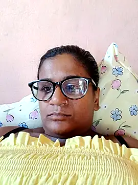 indianstrawberrylips4u online show from February 21, 2026, 9:32 am