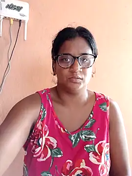 indianstrawberrylips4u online show from March 6, 2026, 5:04 am