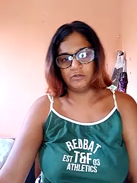 Snapshot of indianstrawberrylips4u chatting on April 18, 2026, 6:06 am indianstrawberrylips4u online show from April 18, 2026, 6:06 am