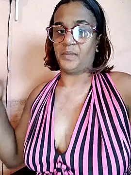 Snapshot of indianstrawberrylips4u chatting on April 29, 2026, 7:56 am indianstrawberrylips4u online show from April 29, 2026, 7:56 am