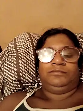 Snapshot of indianstrawberrylips4u chatting on May 5, 2026, 4:42 am indianstrawberrylips4u online show from May 5, 2026, 4:42 am
