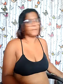 Snapshot of indianstrawberrylips4u chatting on May 8, 2026, 6:19 am indianstrawberrylips4u online show from May 8, 2026, 6:19 am