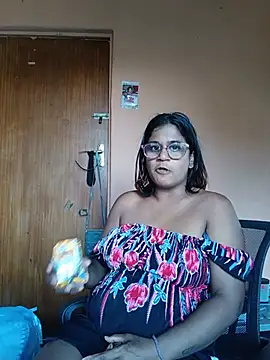 Snapshot of indianstrawberrylips4u chatting on May 15, 2026, 8:32 am indianstrawberrylips4u online show from May 15, 2026, 8:32 am