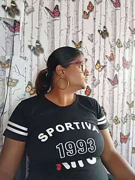 Snapshot of indianstrawberrylips4u chatting on May 20, 2026, 9:59 am indianstrawberrylips4u online show from May 20, 2026, 9:59 am