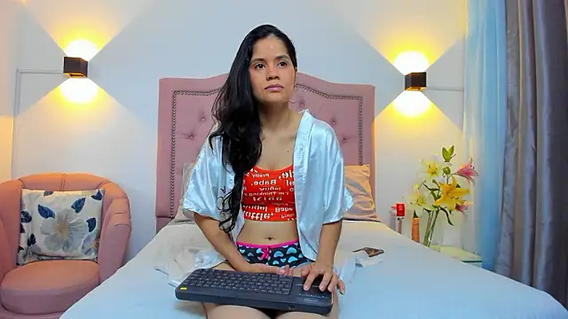 Snapshot of Paulynavera chatting on March 20, 2026, 12:10 pm Paulynavera online show from March 20, 2026, 12:10 pm