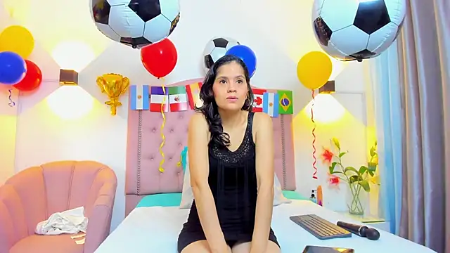Paulynavera online show from June 13, 2026, 1:42 pm