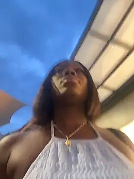 Snapshot of ZarahFerreira chatting on March 10, 2026, 11:21 pm ZarahFerreira online show from March 10, 2026, 11:21 pm