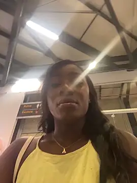 Snapshot of ZarahFerreira chatting on March 25, 2026, 11:55 pm ZarahFerreira online show from March 25, 2026, 11:55 pm