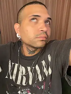 Snapshot of Simone026 chatting on March 11, 2026, 12:05 am Simone026 online show from March 11, 2026, 12:05 am