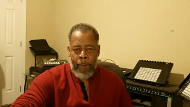 Cleozevo1961 online show from April 22, 2026, 1:12 pm