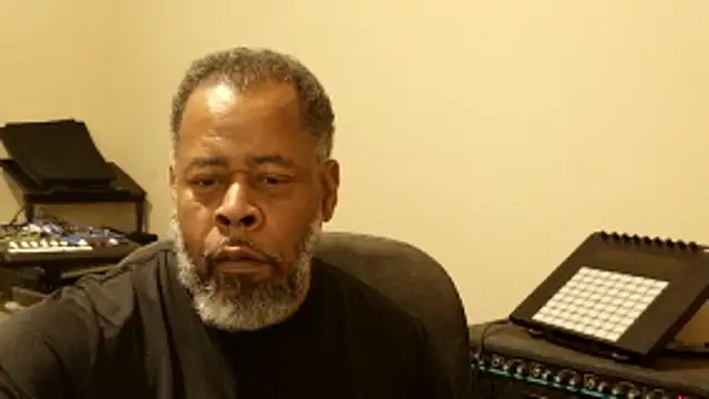 Cleozevo1961 online show from April 28, 2026, 2:11 pm