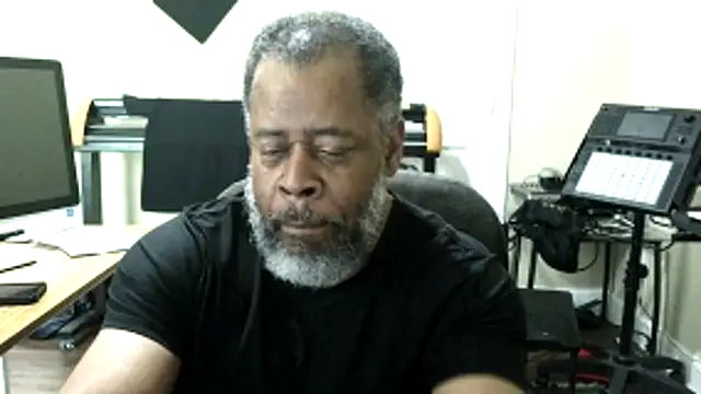 Snapshot of Cleozevo1961 chatting on May 16, 2026, 3:55 pm Cleozevo1961 online show from May 16, 2026, 3:55 pm