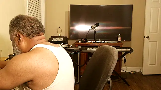 Cleozevo1961 online show from July 22, 2026, 1:41 am