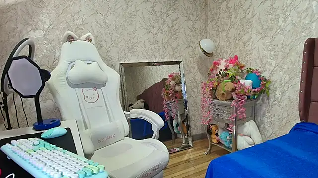 SelinaRussell online show from May 16, 2026, 11:57 pm
