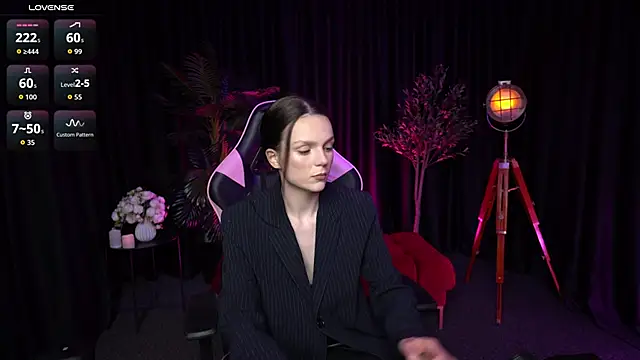 Snapshot of Wild_Alice_me chatting on April 1, 2026, 2:58 pm Wild Alice me online show from April 1, 2026, 2:58 pm