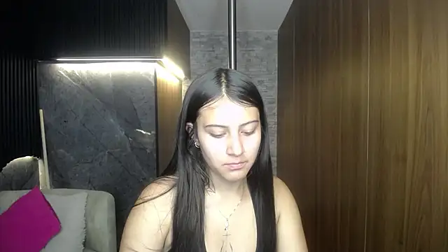 Snapshot of Sweett_liia_ chatting on April 21, 2026, 7:28 pm Sweett liia online show from April 21, 2026, 7:28 pm