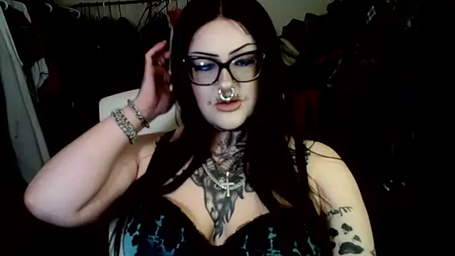 Snapshot of grindhouseho chatting on June 19, 2026, 5:23 am grindhouseho online show from June 19, 2026, 5:23 am