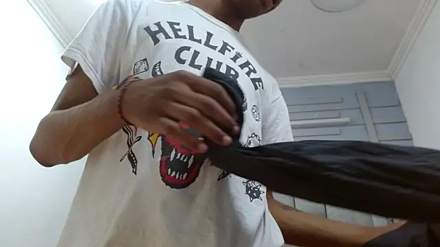 Snapshot of Santiago_Ortiz_ chatting on March 6, 2026, 1:40 pm Santiago Ortiz online show from March 6, 2026, 1:40 pm