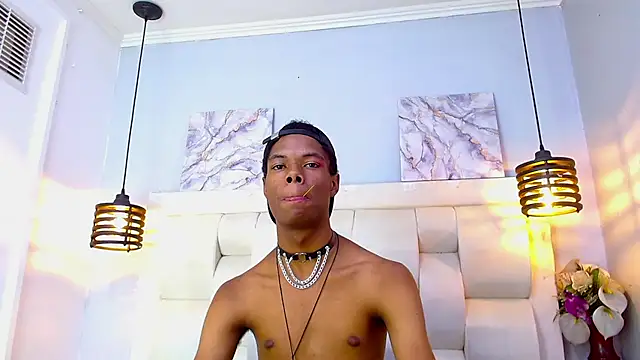 Snapshot of Santiago_Ortiz_ chatting on March 24, 2026, 7:52 pm Santiago Ortiz online show from March 24, 2026, 7:52 pm