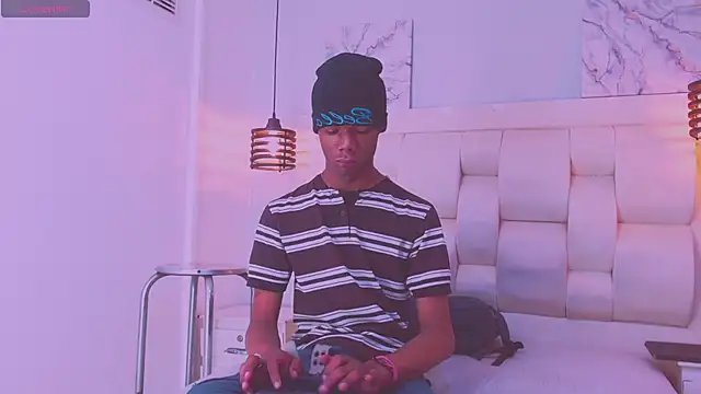 Snapshot of Santiago_Ortiz_ chatting on April 8, 2026, 7:25 pm Santiago Ortiz online show from April 8, 2026, 7:25 pm