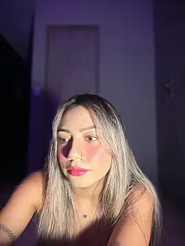 Snapshot of Dulce_Sofi_ chatting on March 17, 2026, 9:51 pm Dulce Sofi online show from March 17, 2026, 9:51 pm