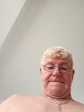 Snapshot of olivbisoumis chatting on March 7, 2026, 6:21 am olivbisoumis online show from March 7, 2026, 6:21 am