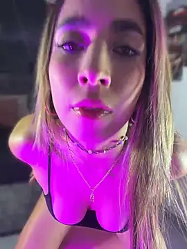 Snapshot of Sophiexx_ chatting on April 8, 2026, 1:44 pm Sophiexx online show from April 8, 2026, 1:44 pm