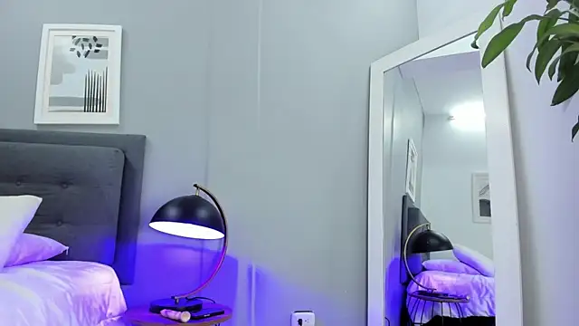 Snapshot of Milo_Bloom chatting on April 3, 2026, 12:08 am Milo Bloom online show from April 3, 2026, 12:08 am