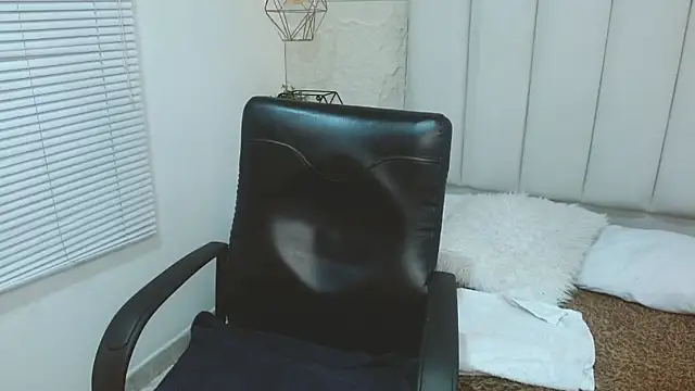 jackie tk online show from July 6, 2026, 7:38 pm