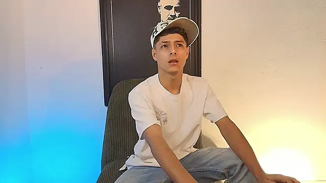 Snapshot of Eliassalvatore_ chatting on May 12, 2026, 4:15 pm Eliassalvatore online show from May 12, 2026, 4:15 pm