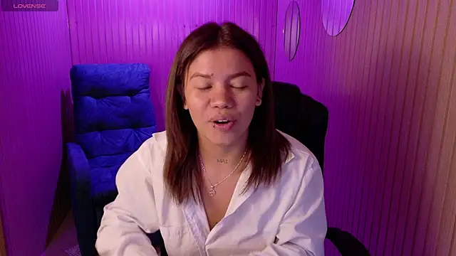 Snapshot of Alessia_Monroe_ chatting on April 27, 2026, 9:13 pm Alessia Monroe online show from April 27, 2026, 9:13 pm