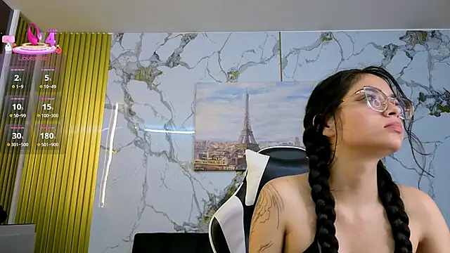 Snapshot of Carolina_pm chatting on June 4, 2026, 11:00 pm Carolina pm online show from June 4, 2026, 11:00 pm