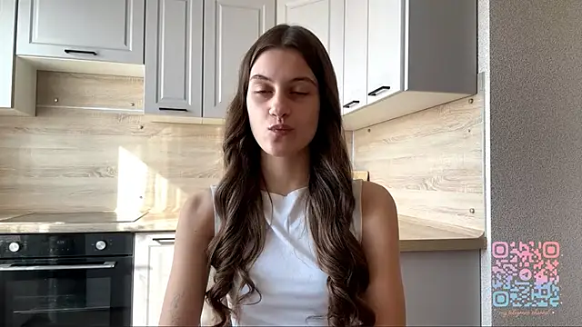 SwappingFate online show from April 3, 2026, 9:07 am