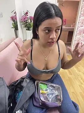 DulceQueen1 online show from June 1, 2026, 12:18 pm