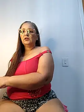 Snapshot of Noemipopi chatting on April 2, 2026, 11:35 pm Noemipopi online show from April 2, 2026, 11:35 pm