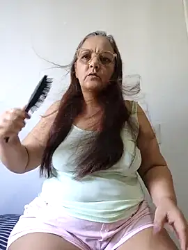 Noemipopi online show from May 7, 2026, 2:00 pm